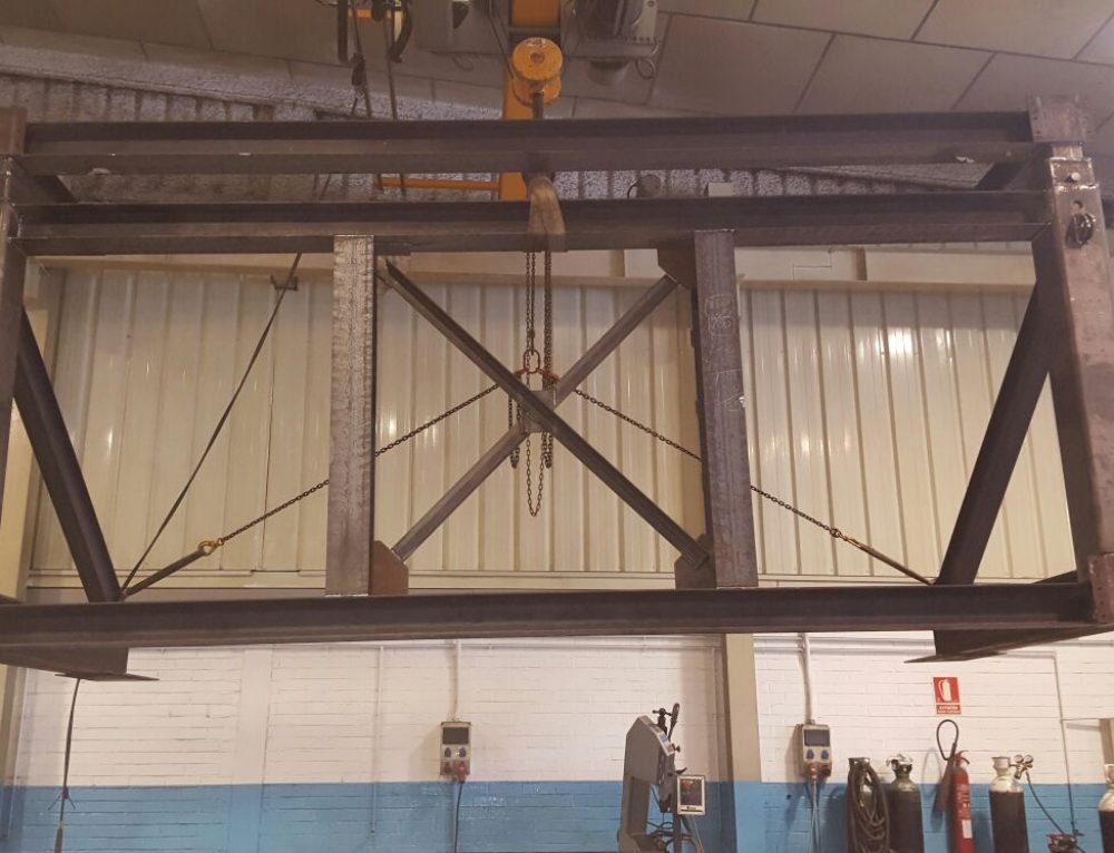 Construction of Maintenance Platform for Portainer Pulley Replacement